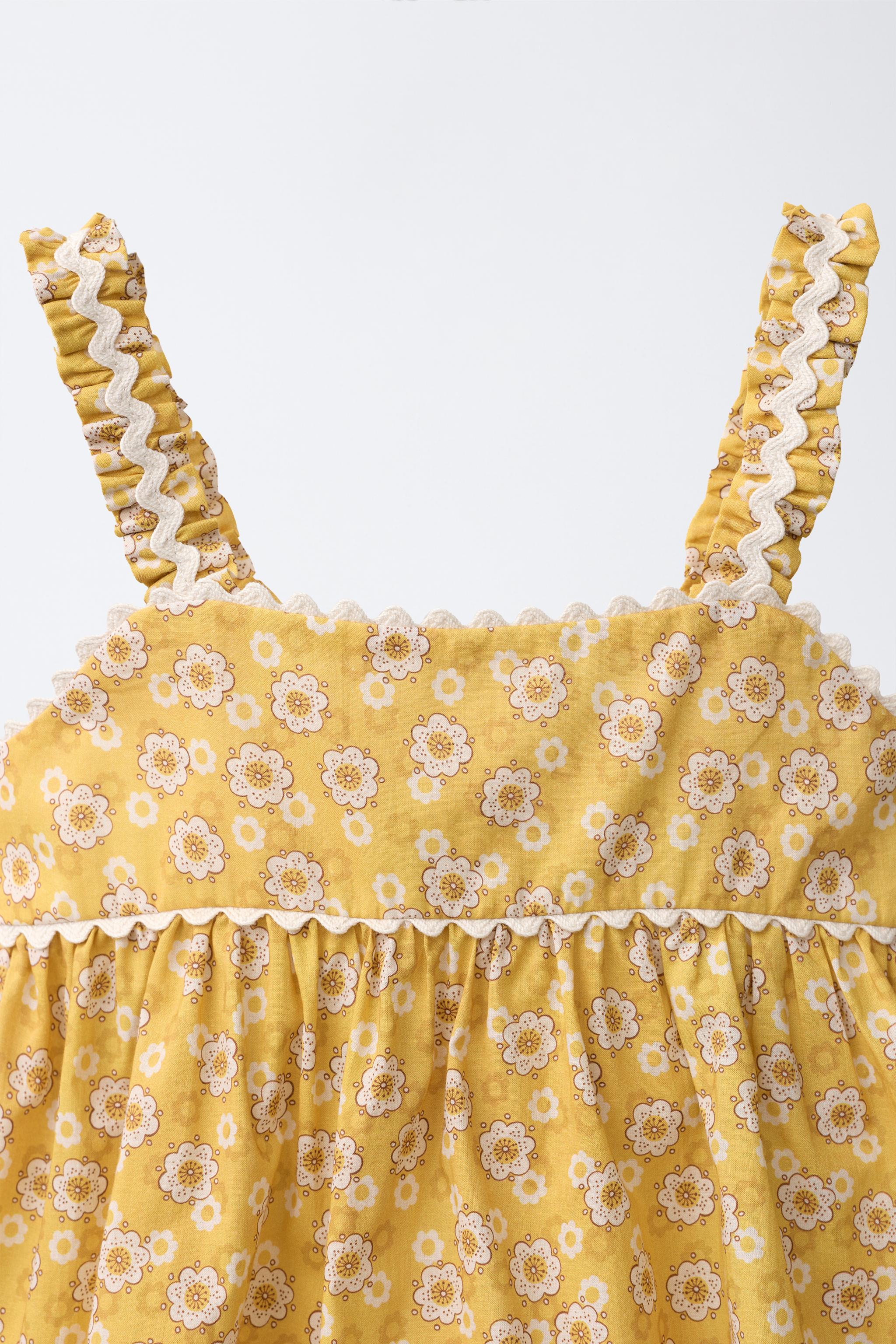 FLORAL RUFFLE TOP